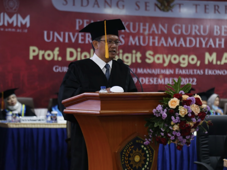 Prof. Djoko Sigit Sayogo.,M.Acc.,Ph.D Dikukuhkan Sebagai Guru Besar